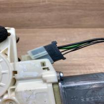 A2048200542 0130822505 With Plug Rear door window regulator motor Mercedes-Benz