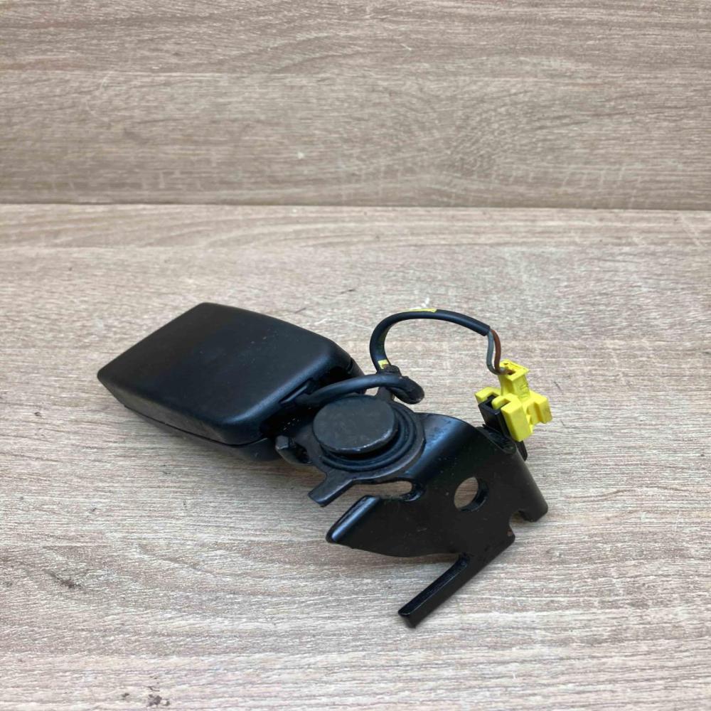 A2128601969 34022730B  Rear seatbelt buckle Mercedes-Benz E W212