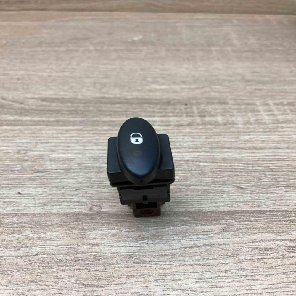 96326949ZL   Central locking switch button Citroen C5