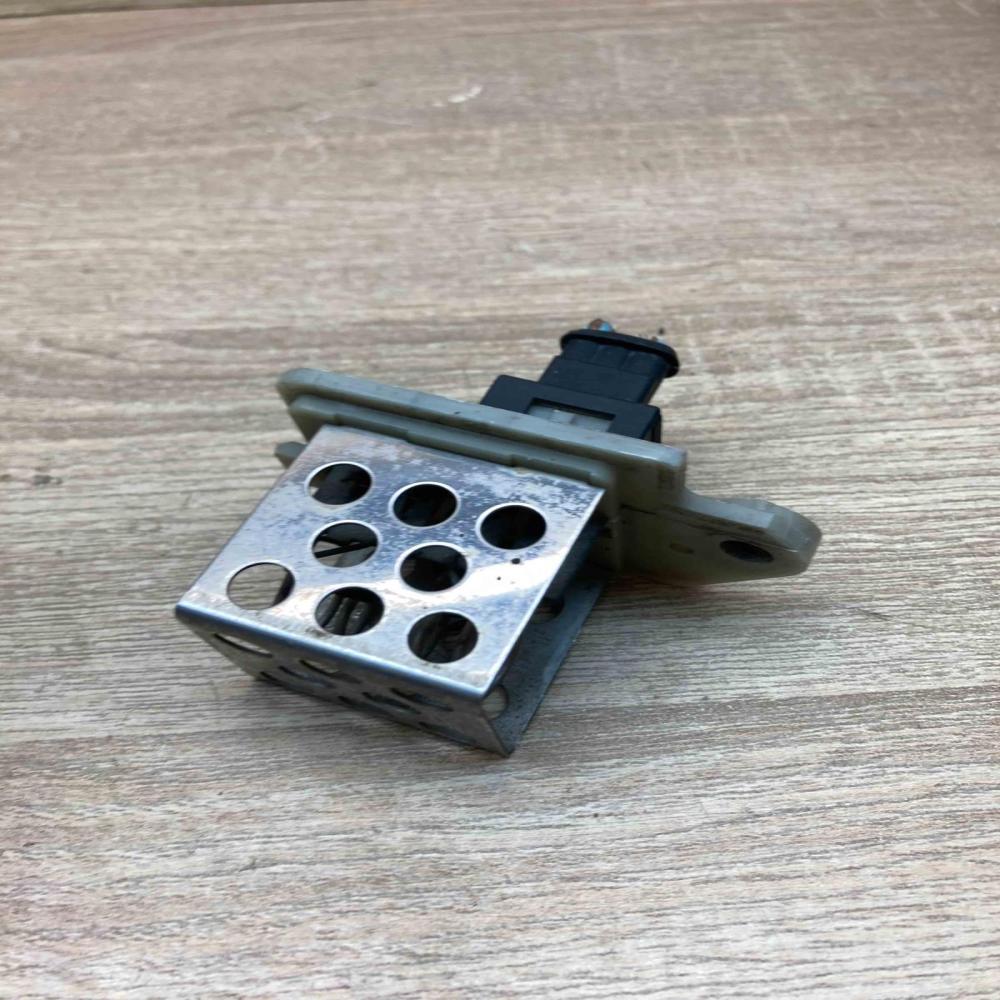 9641212680   Heater blower motor/fan resistor Peugeot 206