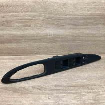 25401 AV660   Electric window control switch Nissan Primera