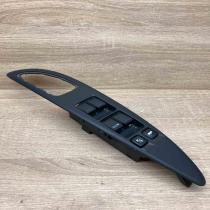 25401 AV660   Electric window control switch Nissan Primera