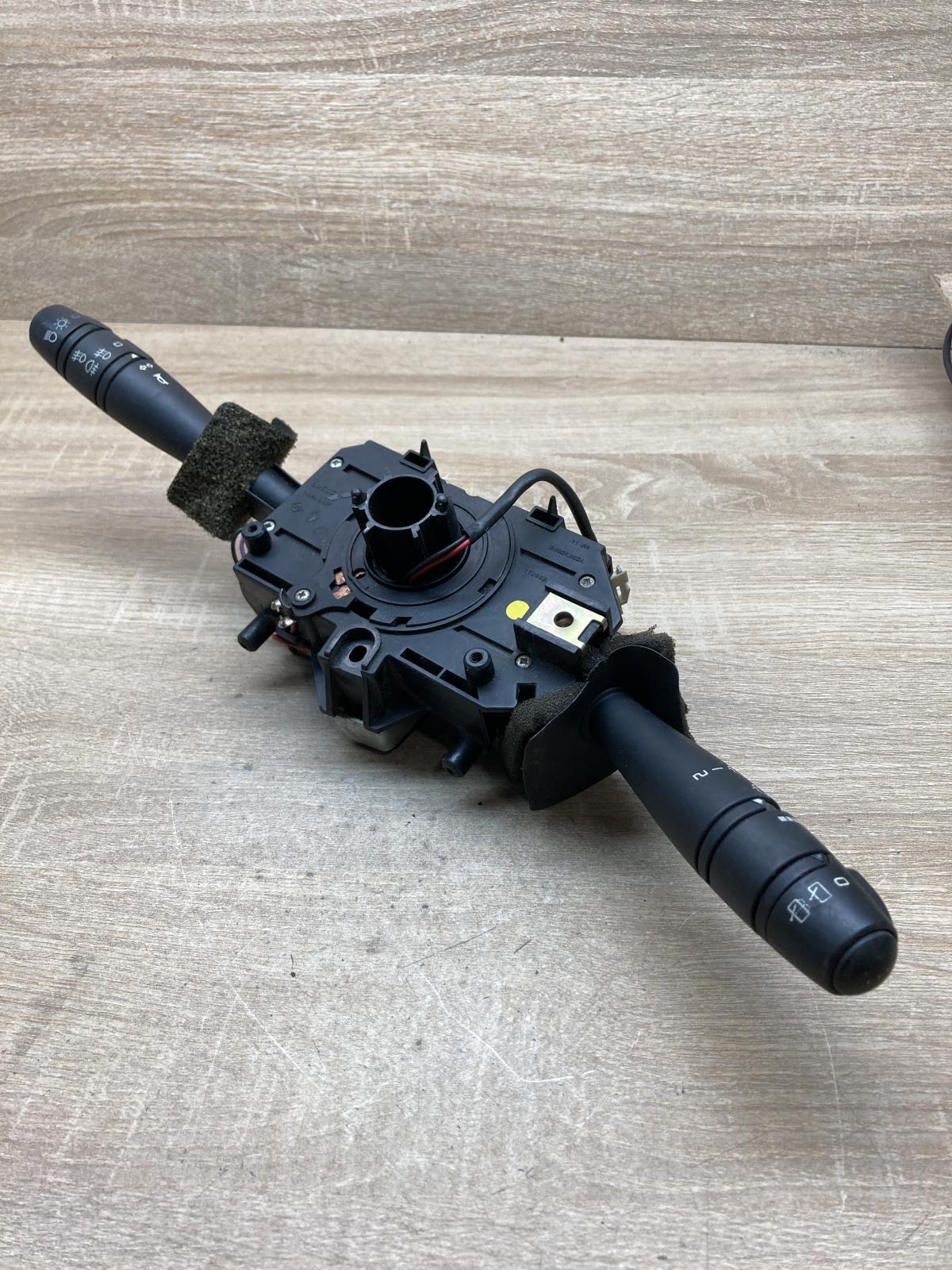 7700832543 54034303A  Wiper turn signal indicator stalk/switch Renault Laguna I