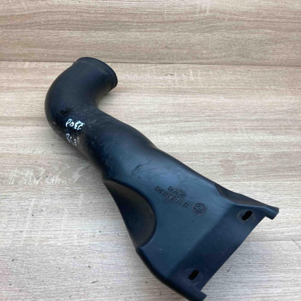 2247843   Air intake duct part BMW 7 E38