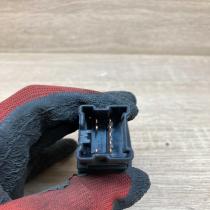 06016 Used  Hazard light switch Nissan Primera