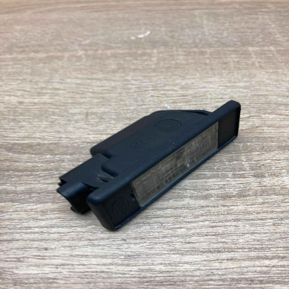2KA 008224 153012  Number plate light Peugeot 307
