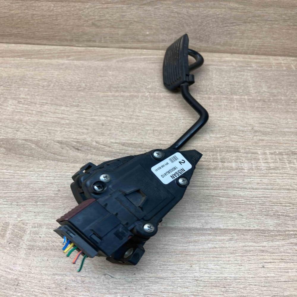 18002AU410 6PV008620 With Plug Accelerator throttle pedal Nissan Primera