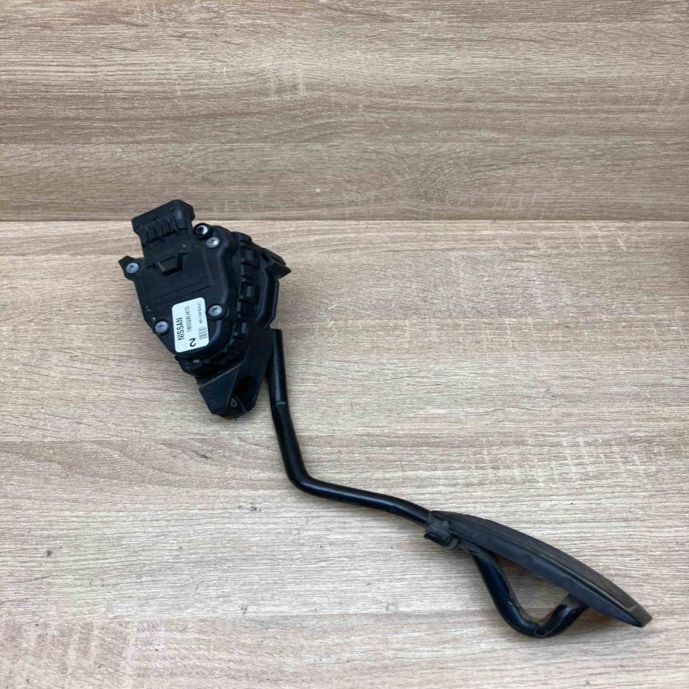 18002AU410   Accelerator throttle pedal Nissan Primera