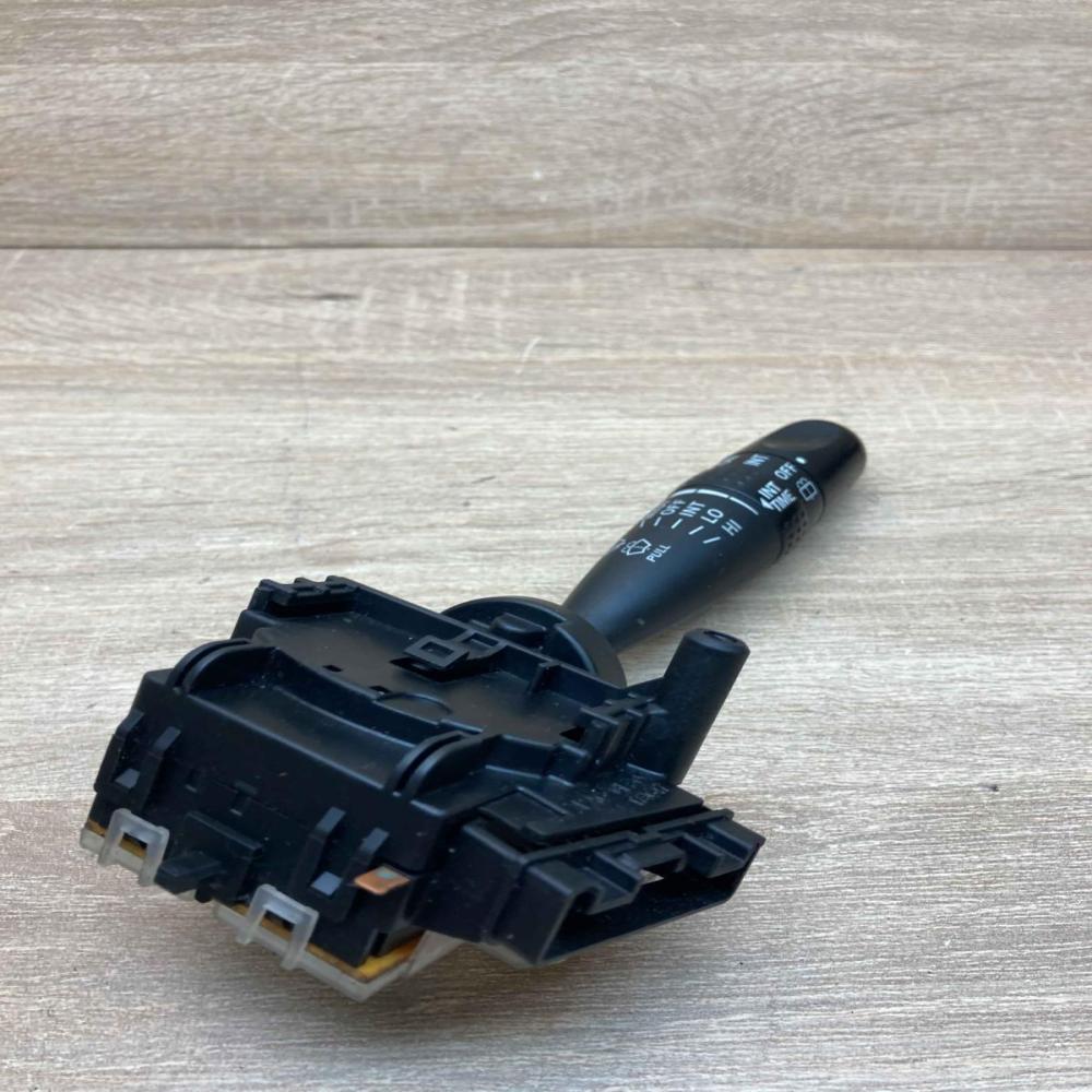 173647 02290 173738  Wiper control stalk Toyota Yaris