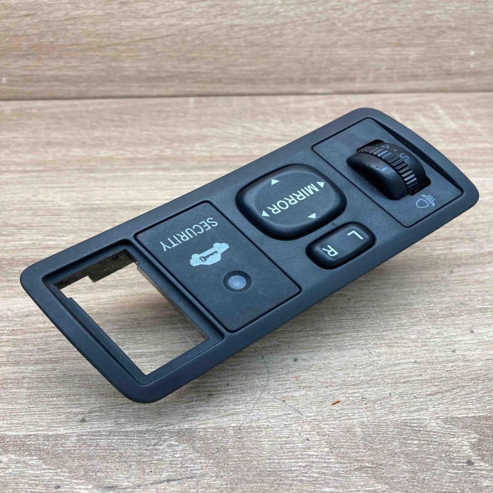 183574 777665 With Plug Wing mirror switch Toyota Yaris