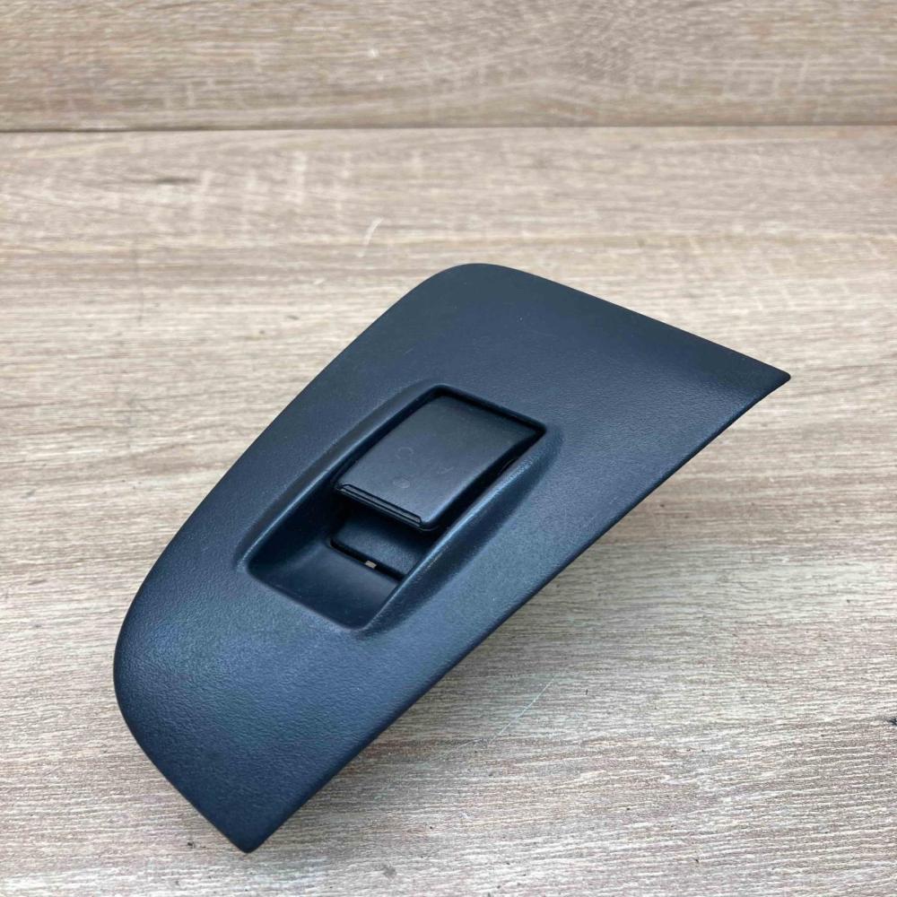 74232 05160 8656  Electric window control switch Toyota Corolla E100
