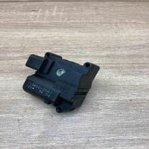 113800 2051   Air flap motor/actuator Toyota Avensis Verso