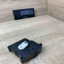 113800 2051   Air flap motor/actuator Toyota Avensis Verso
