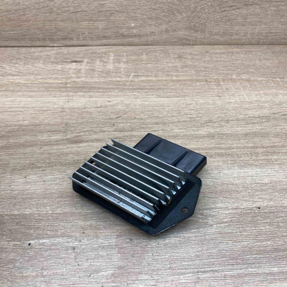 499300 2121   Heater blower motor/fan resistor Toyota Avensis T250