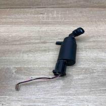 06038  With Plug Headlight washer pump Toyota Corolla E120 E130