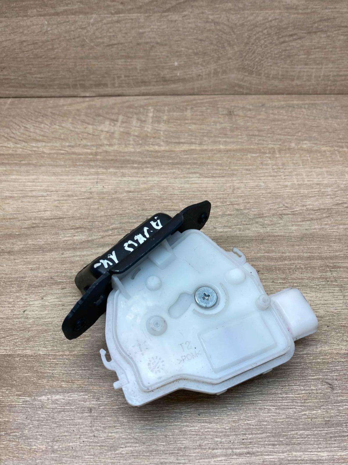 Auris E180 Trunk Lock   Tailgate/trunk/boot lock/catch/latch Toyota Auris E180