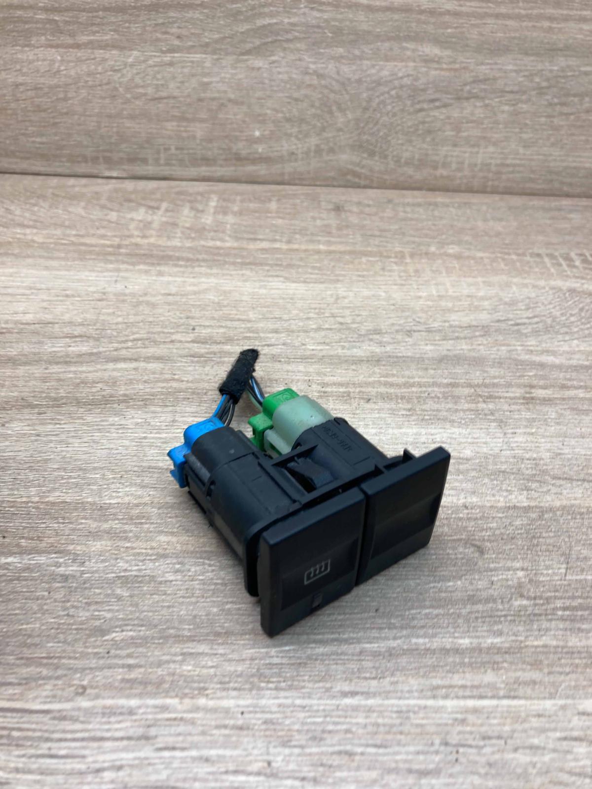 1S7T 18C621 AA  With Plug Windscreen/window heater switch Ford Mondeo Mk III