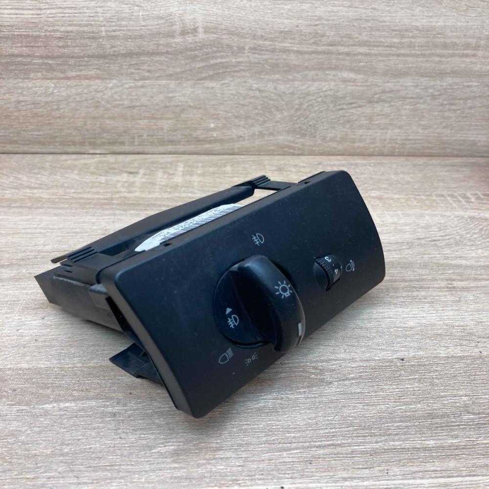 1S7T 13A024 HC   Light switch Ford Mondeo Mk III