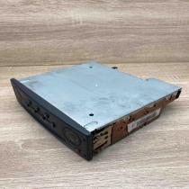 8200063200 A   Radio/CD/DVD/GPS head unit Renault Laguna II