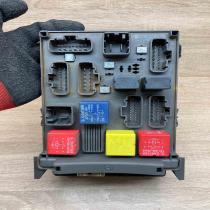 8200148810 A 8200004201  Fuse module Renault Laguna II