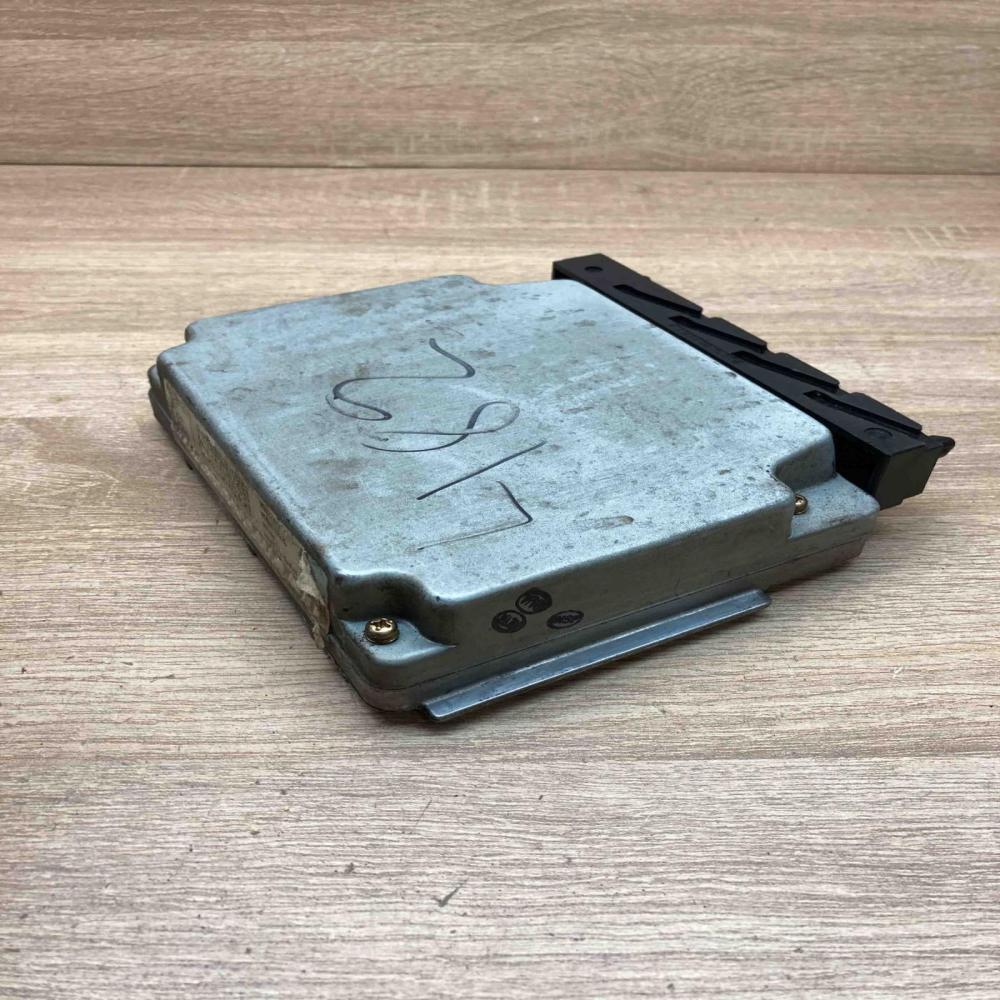 MB079700 8831   Engine control unit/module ECU Volvo V70