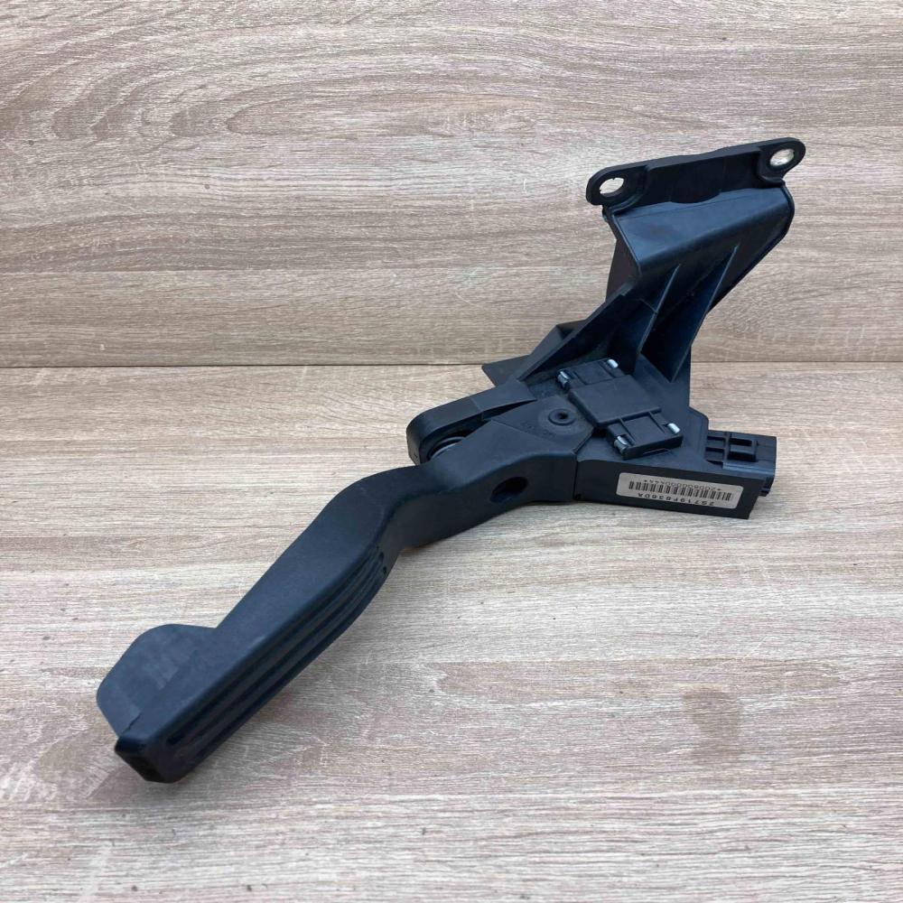 2S719F836DA Used  Accelerator throttle pedal Ford Mondeo Mk III