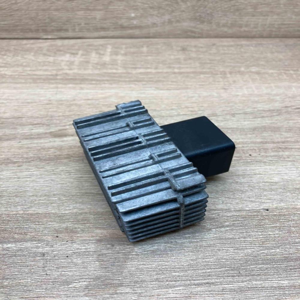 09132691 51299008 Used Glow plug pre-heat relay Opel Vectra B