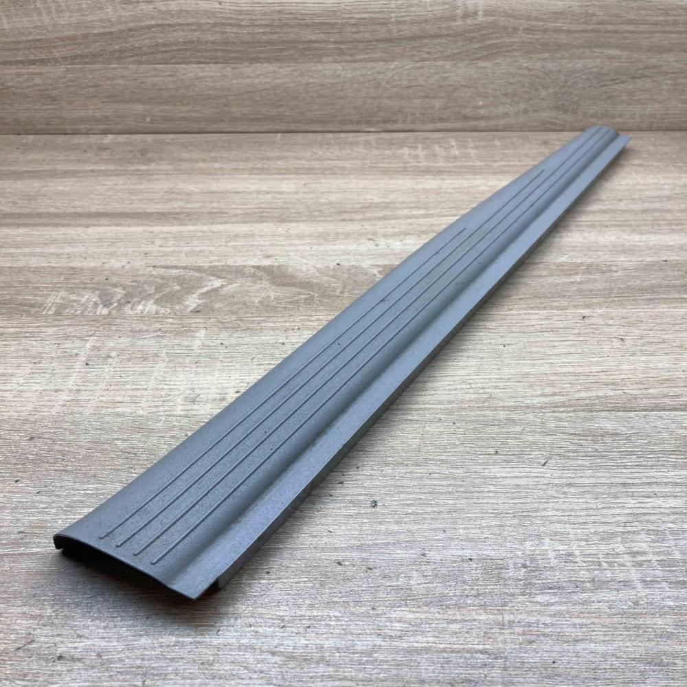 A2116801835   Front sill trim cover Mercedes-Benz E W211