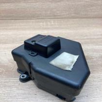 8D1941824 Used  Fuse module Volkswagen PASSAT B5
