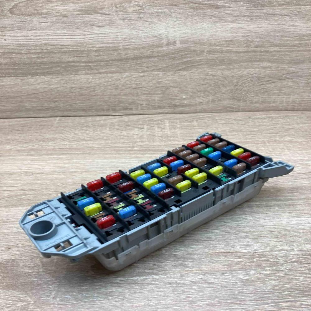 93363136 93332763  Fuse module Opel Meriva A