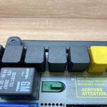 24412497 24431677  Fuse module Opel Zafira A