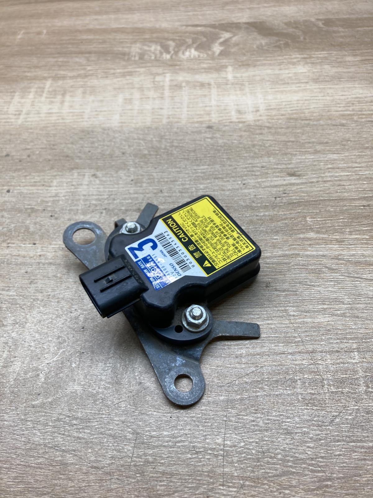 89183 12050 174500 5551 8918312050 Yaw turn rate sensor Toyota RAV 4 (XA30)