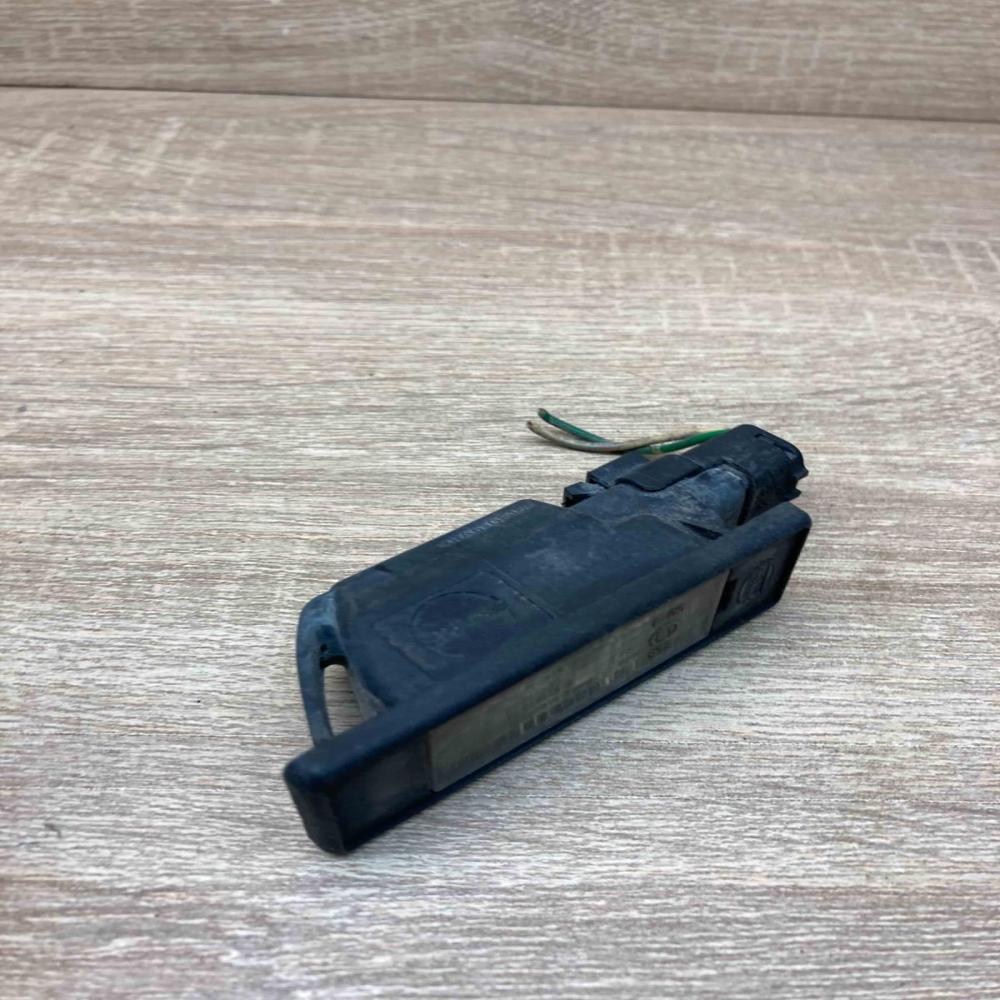 2KA008224 153012 With Plug Number plate light Peugeot 307
