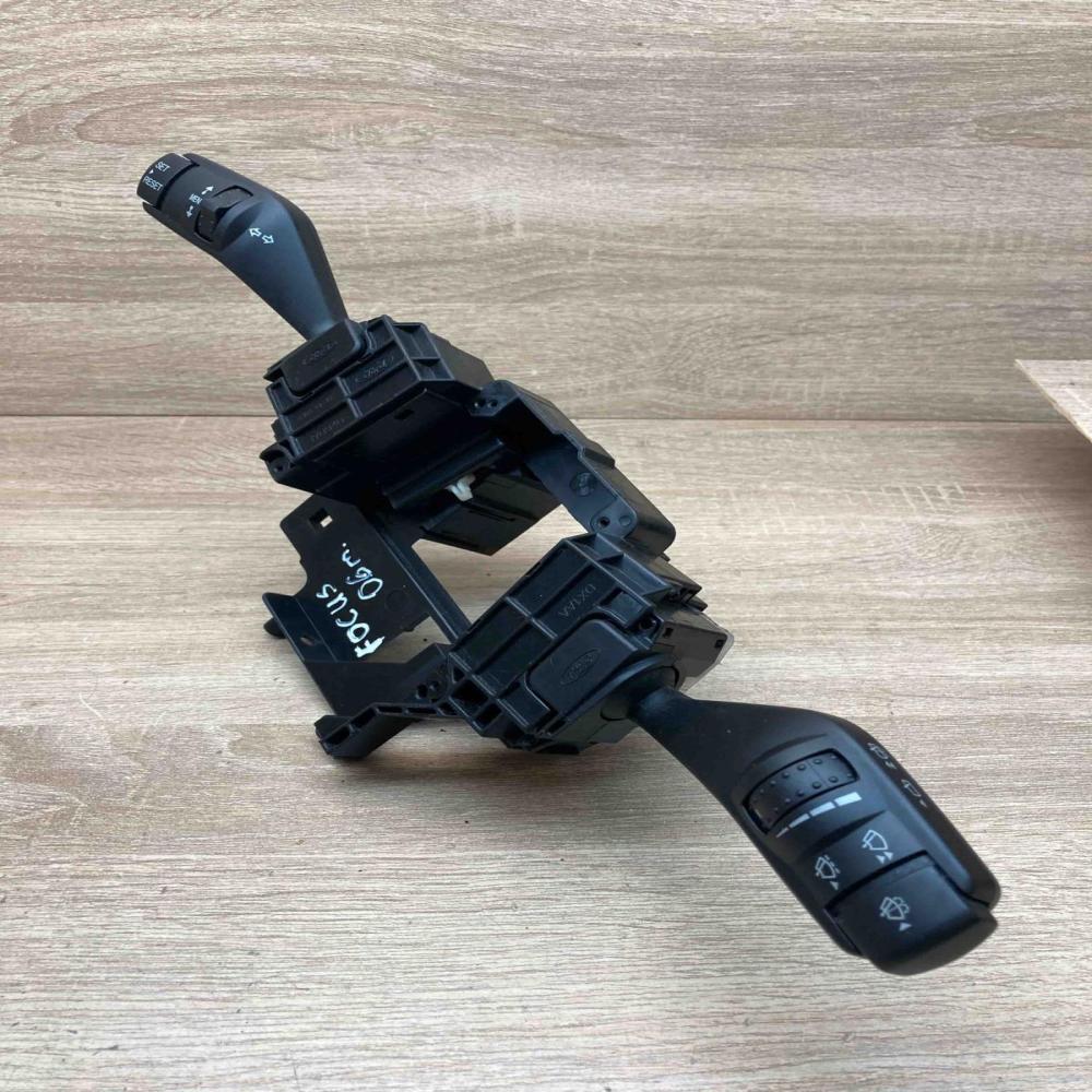 4M5T 13N064 FH 3M5T 6475 AE  Wiper turn signal indicator stalk/switch Ford Focus