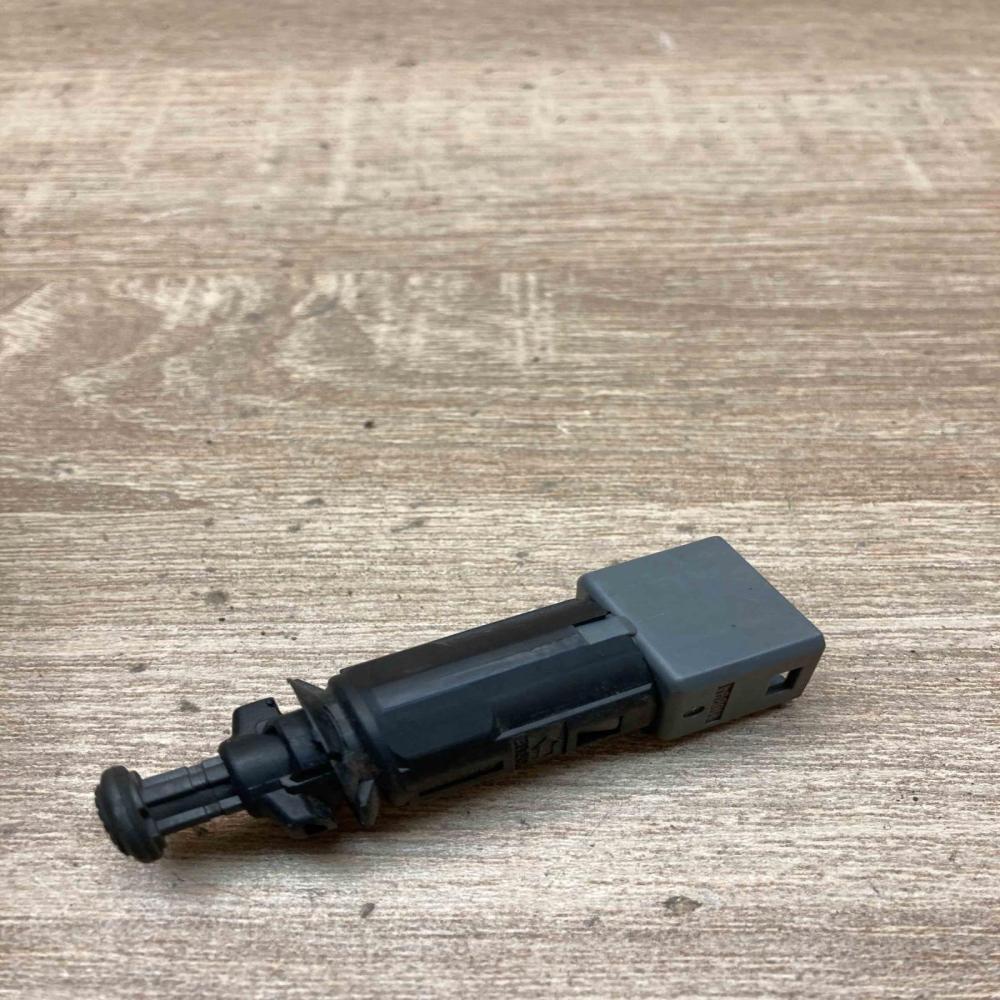110894   Brake pedal sensor switch Renault Laguna II