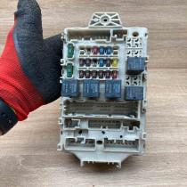 MR530918 20804 1402  Fuse module Mitsubishi Outlander