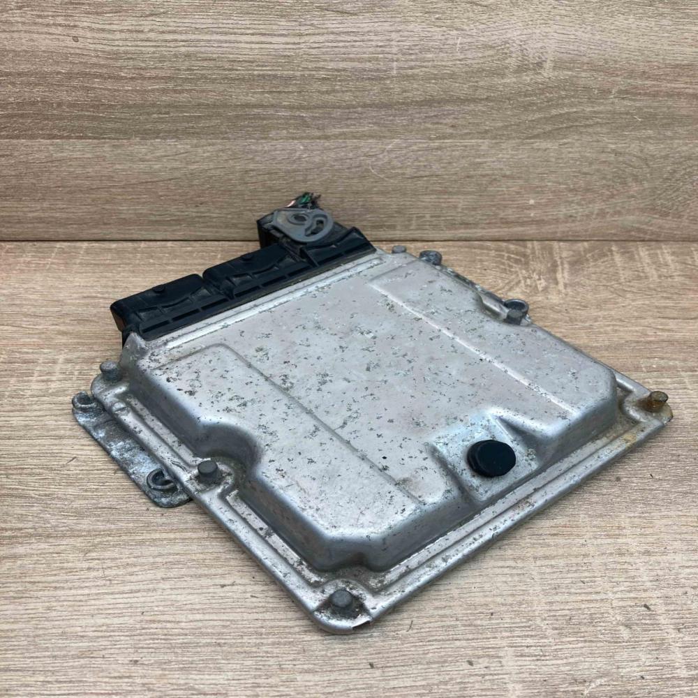 8200309318 0281011325  Engine control unit/module ECU Renault Laguna II