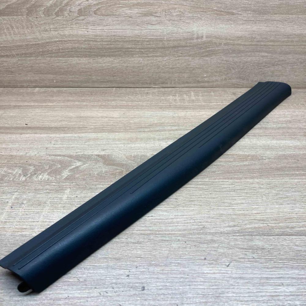 A2116801835   Front sill trim cover Mercedes-Benz E W211