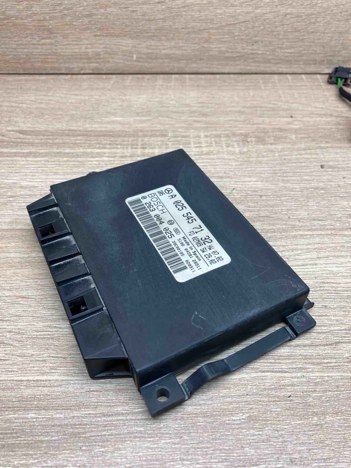 A0255457132 0263004025 Used  Parking PDC control unit/module Mercedes-Benz E W21