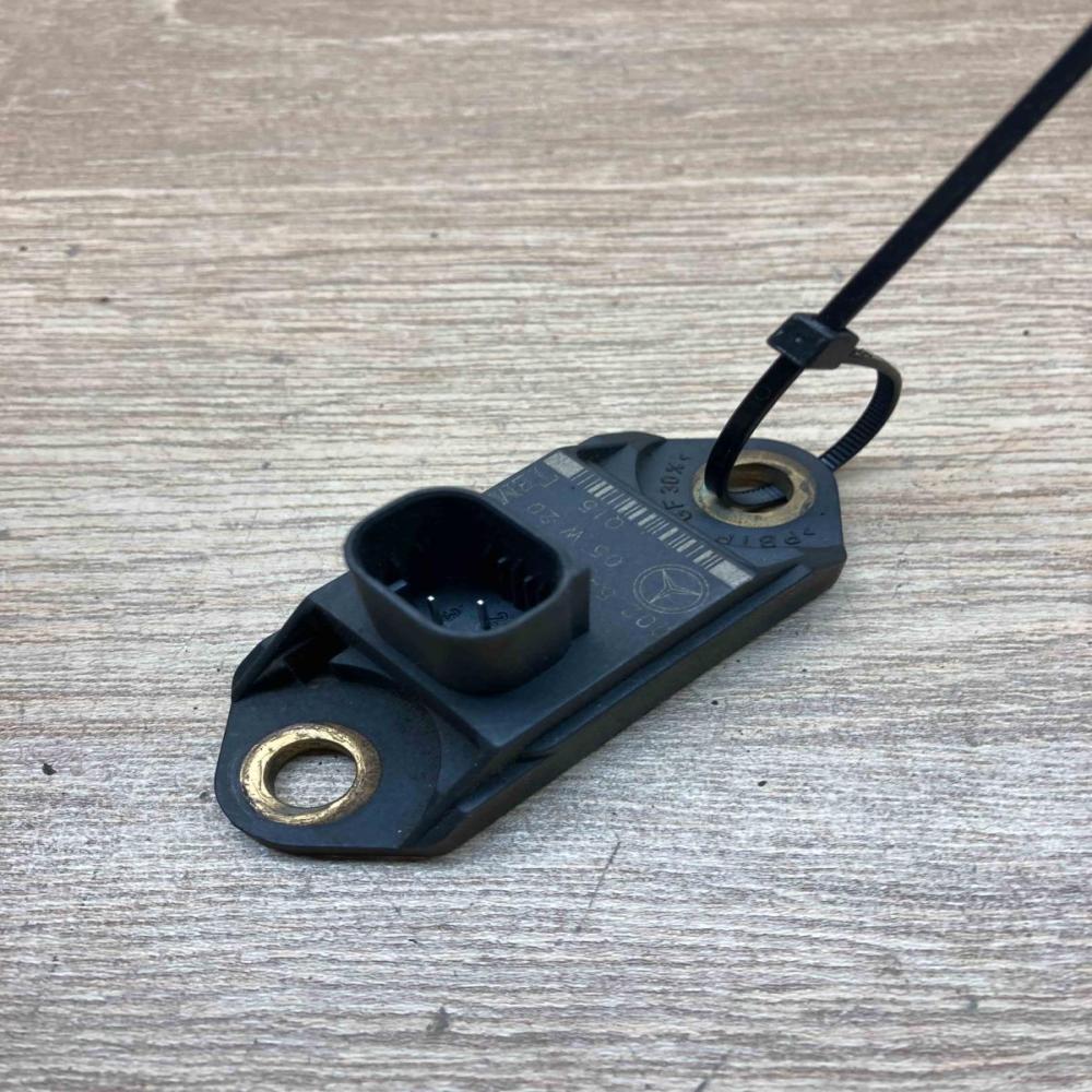 0025426918 Used  Airbag deployment crash/impact sensor Mercedes-Benz S W220