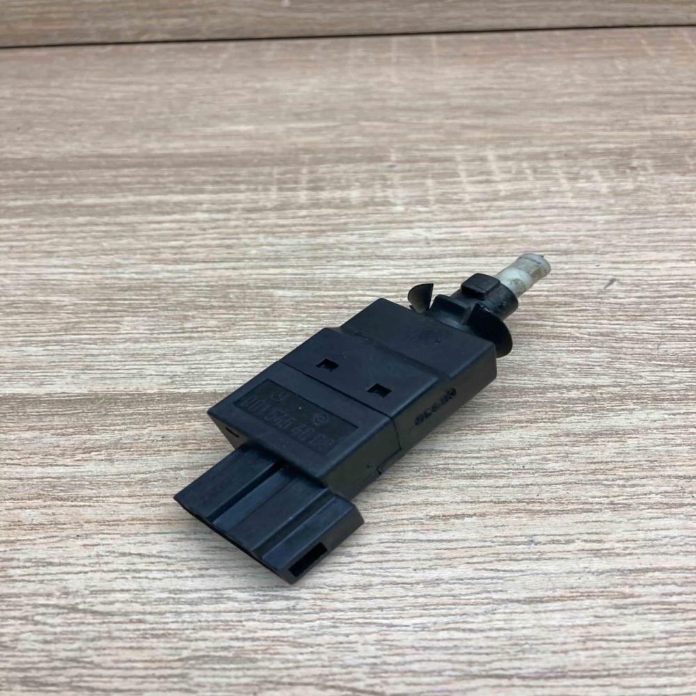 0015454009 Used  Brake pedal sensor switch Mercedes-Benz E W211