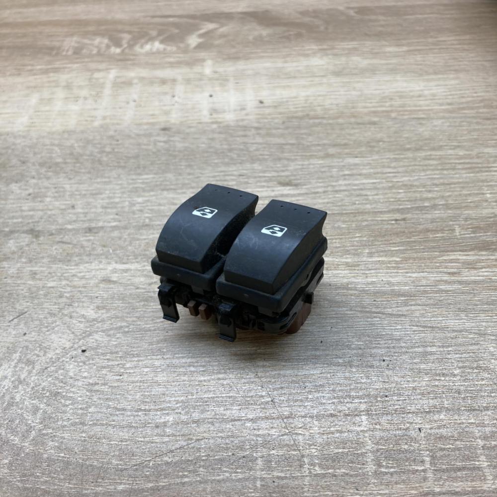 Renault driver window switch   Electric window control switch Renault Megane I
