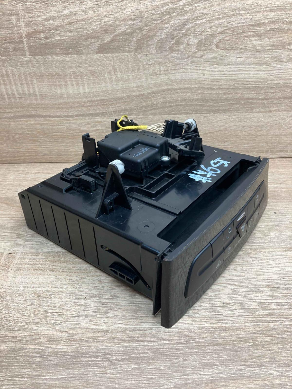 A2116800552 1610725000  Hazard light switch Mercedes-Benz E W211