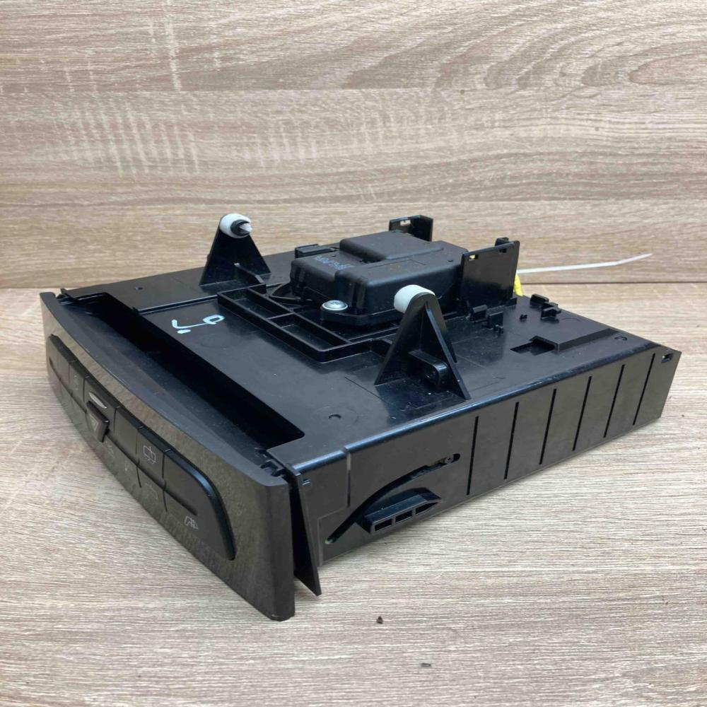 A2116800552   Hazard light switch Mercedes-Benz E W211