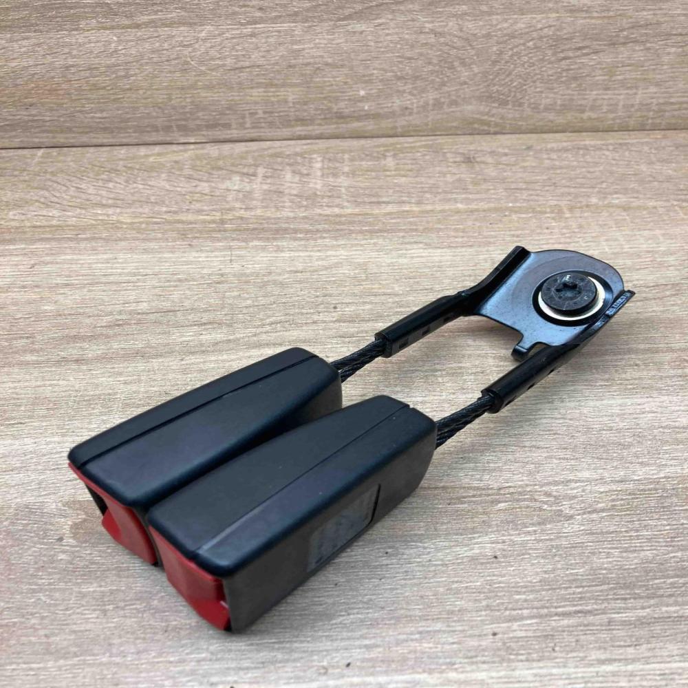 2118600269 561133602A  Rear seatbelt buckle Mercedes-Benz E W211