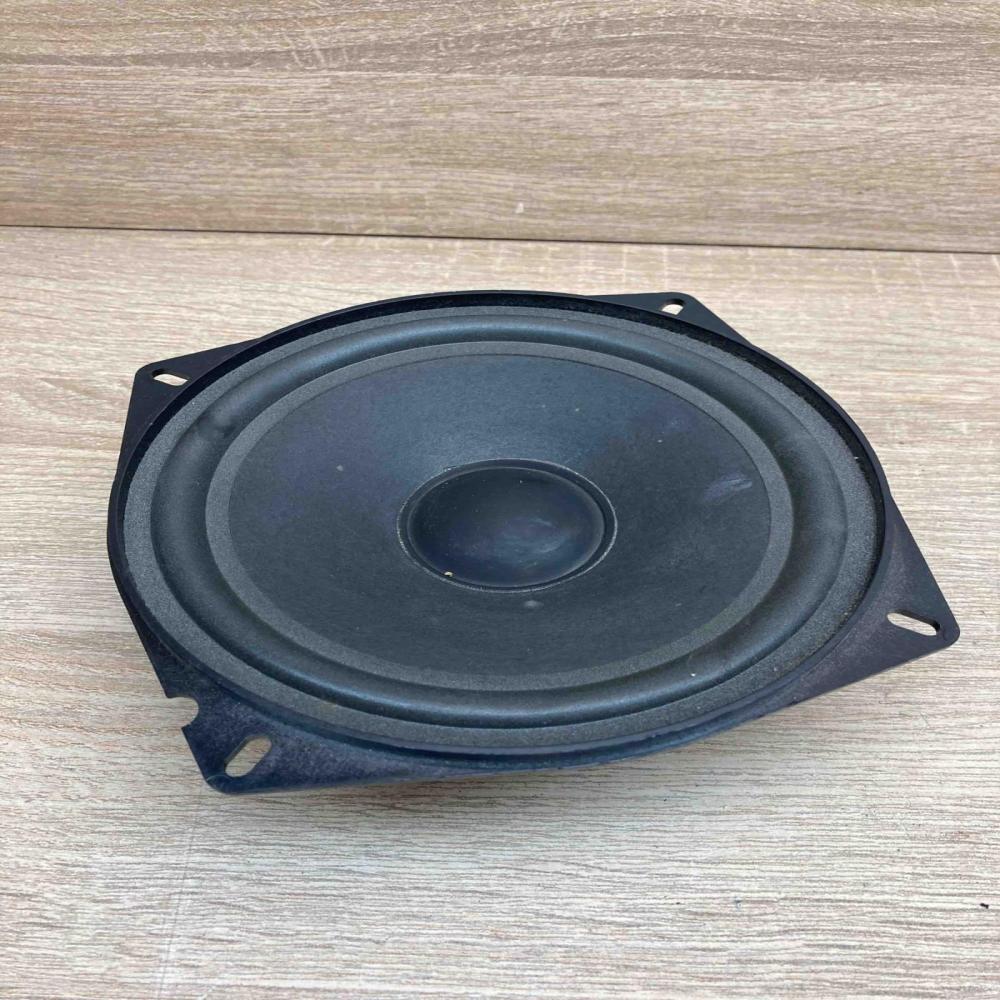 4910140288   Front door speaker Audi A4 S4 B7 8E 8H