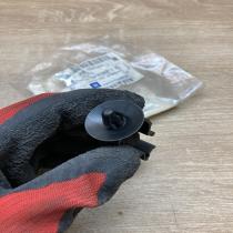 90571650  GM hose clamp Other engine bay part Opel Astra G