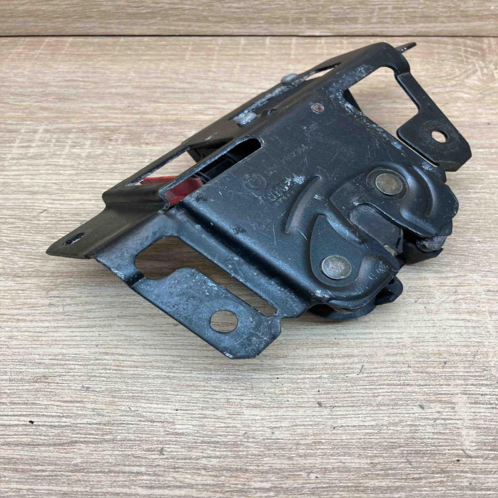7057364   Tailgate/trunk/boot lock/catch/latch BMW 3 E46