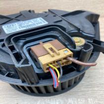 8E2820021E  With Plug Heater fan/blower Audi A4 S4 B7 8E 8H