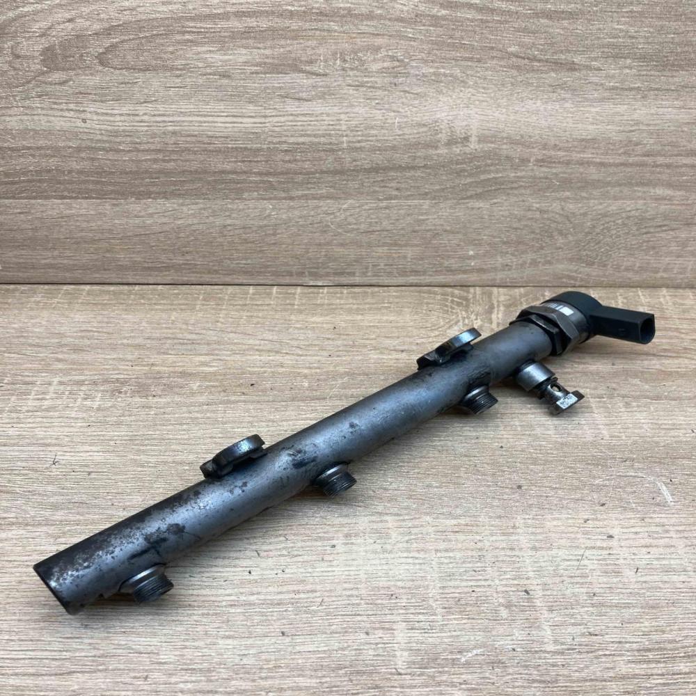 059130090AF 057130764F  Fuel main line pipe Audi A4 S4 B7 8E 8H